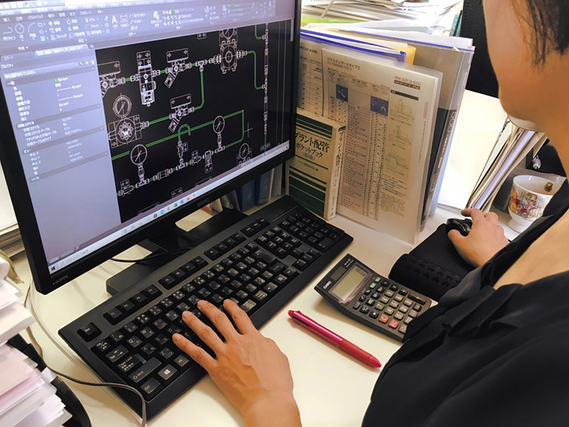 作業風景 工場クリーンルーム内作業